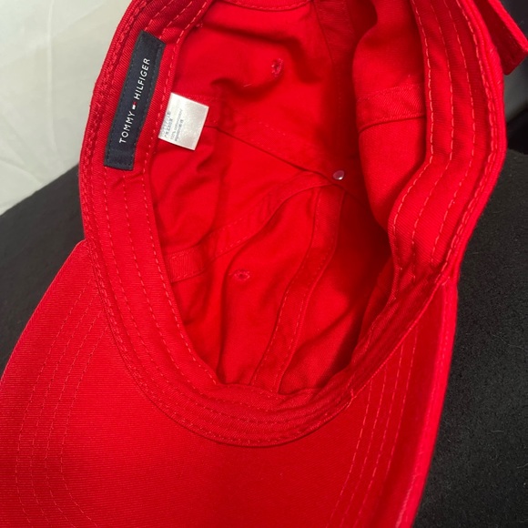 Tommy Hilfiger hat - Picture 4 of 7